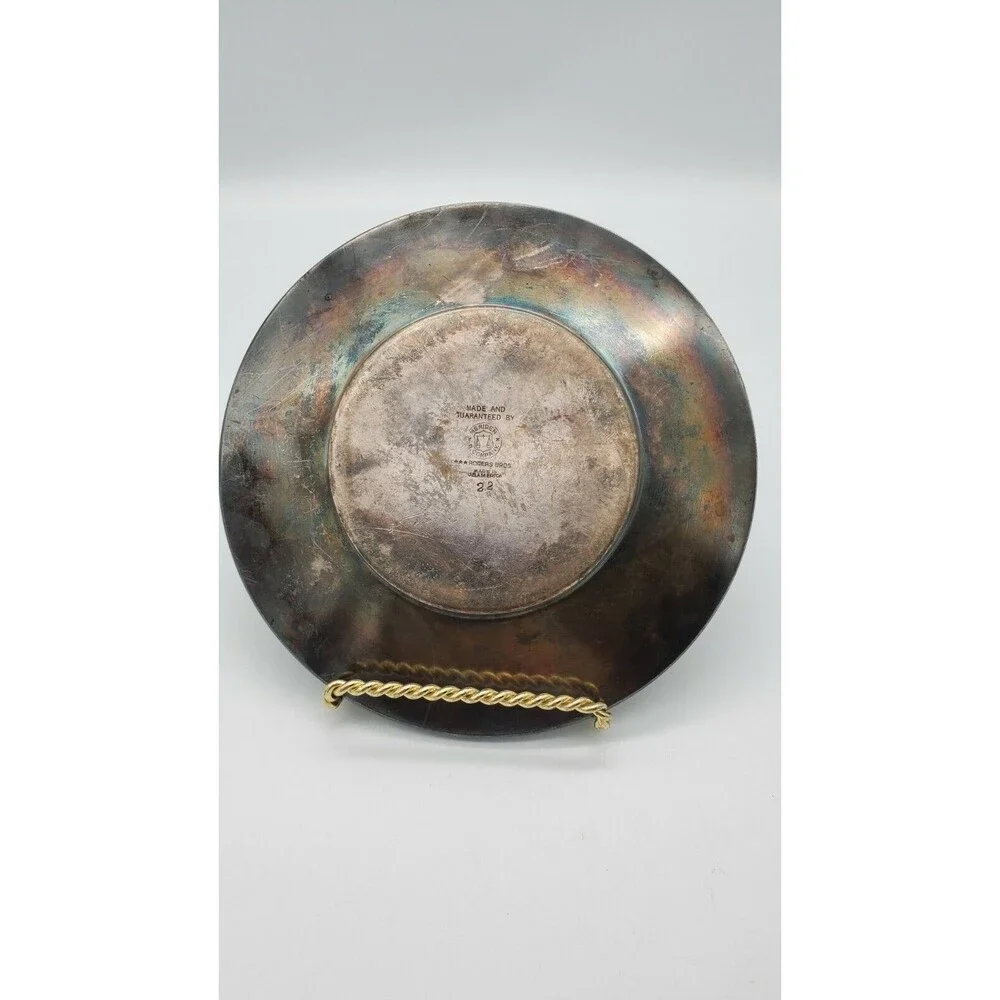 Meriden B Company  *** Rogers Bro 22 Made In USA Silverplate Saucer 5.75